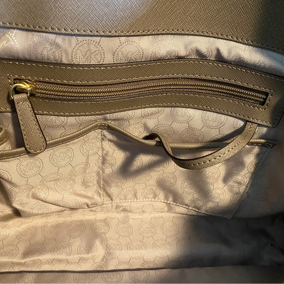 Michael Kors pebbled leather large jet set tote - Picture 8 of 8